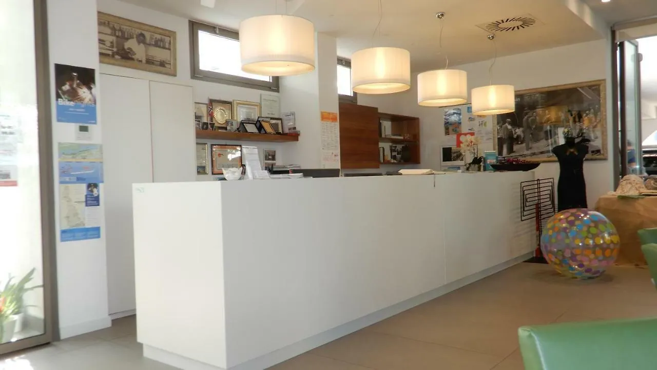 Hotel Luciana Bibione 3*,  Italia